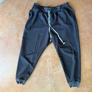 3XL WOMENS HIGH WAISTED FIGS ZAMORA SCRUBS IN BLACK - GENTLY USED